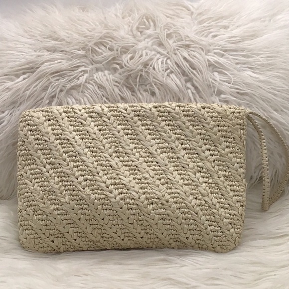 🌼3/$12🌼BUNDLE DEAL! Unbranded Beige Straw Weave Large Wristlet Clutch - Picture 2 of 6